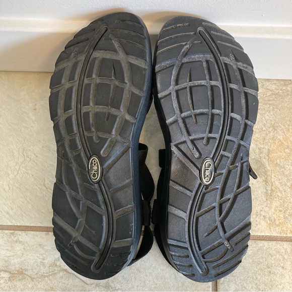 Chaco Z2 Classic Black Sandals 8 - Picture 7 of 8